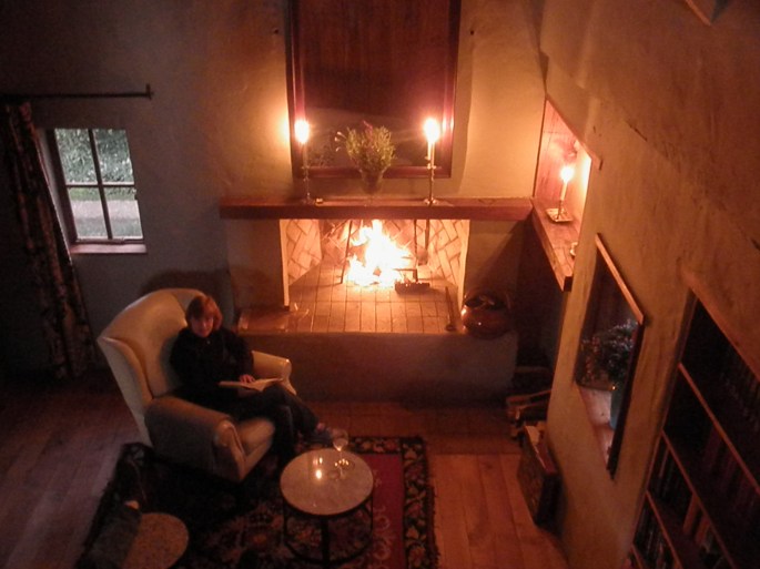 Dusk at Fynboshoek Cottage