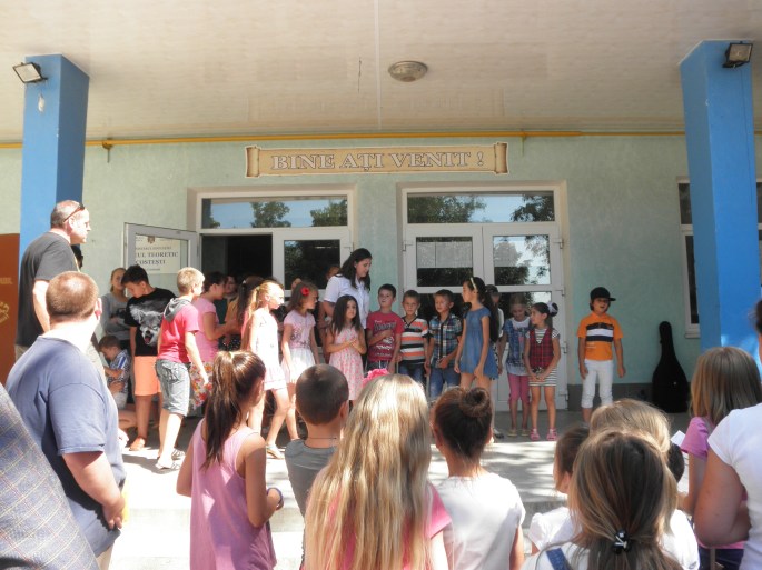 5th graders ready to sing (and dance) "The Hokey Pokey"