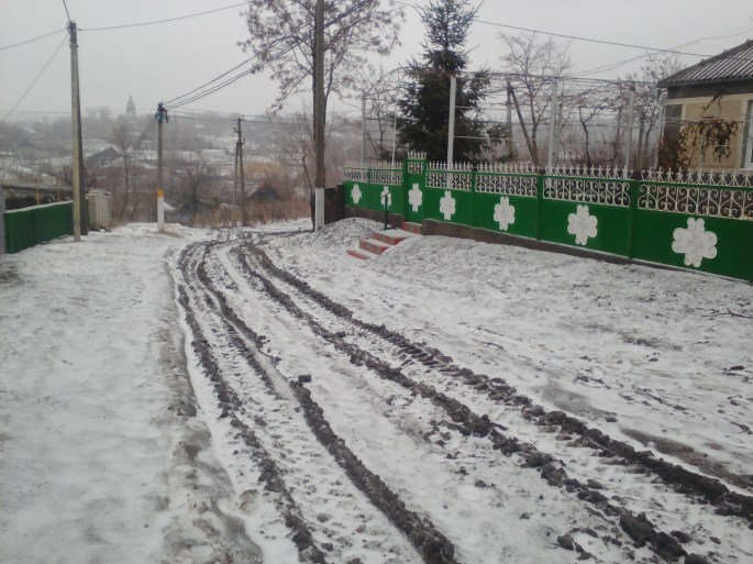 Don't let it fool you- that's ice, not snow!